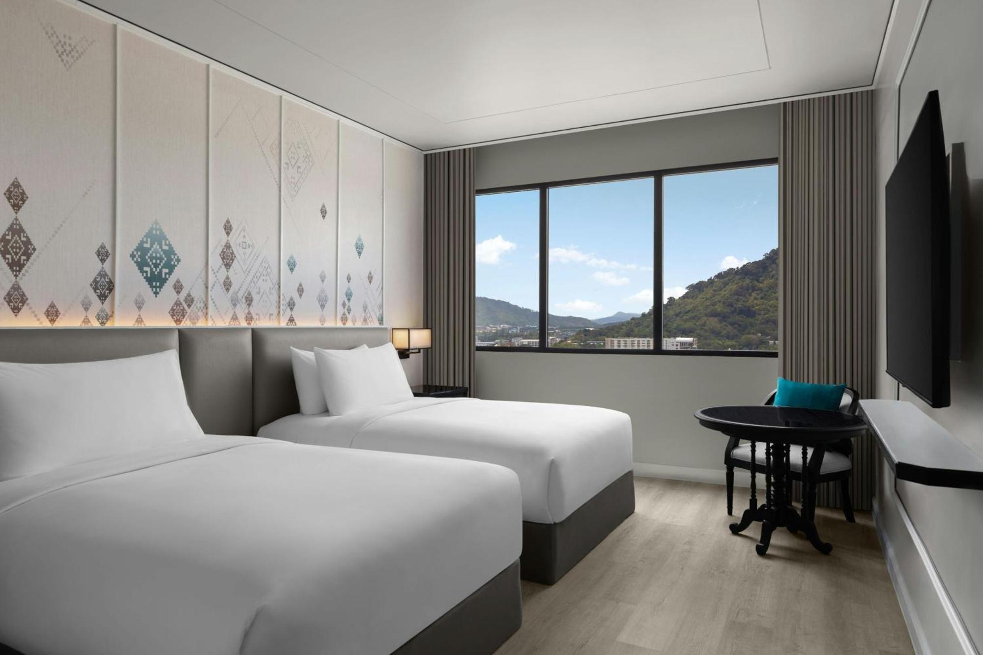Отель Courtyard By Marriott Phuket Town Экстерьер фото