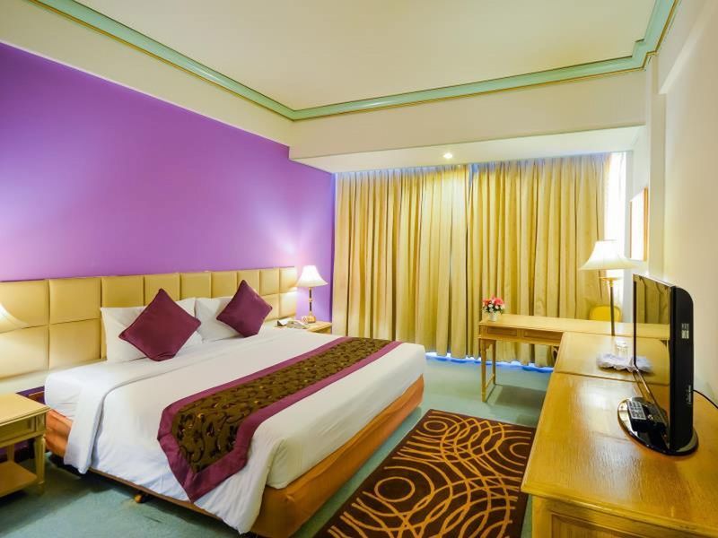 Отель Courtyard By Marriott Phuket Town Экстерьер фото